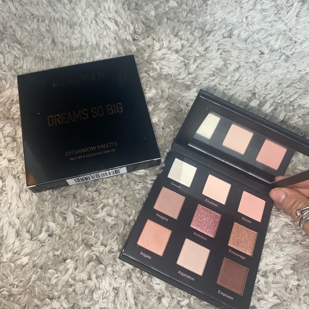 REALHER EYESHADOW PALETTE NEW!
